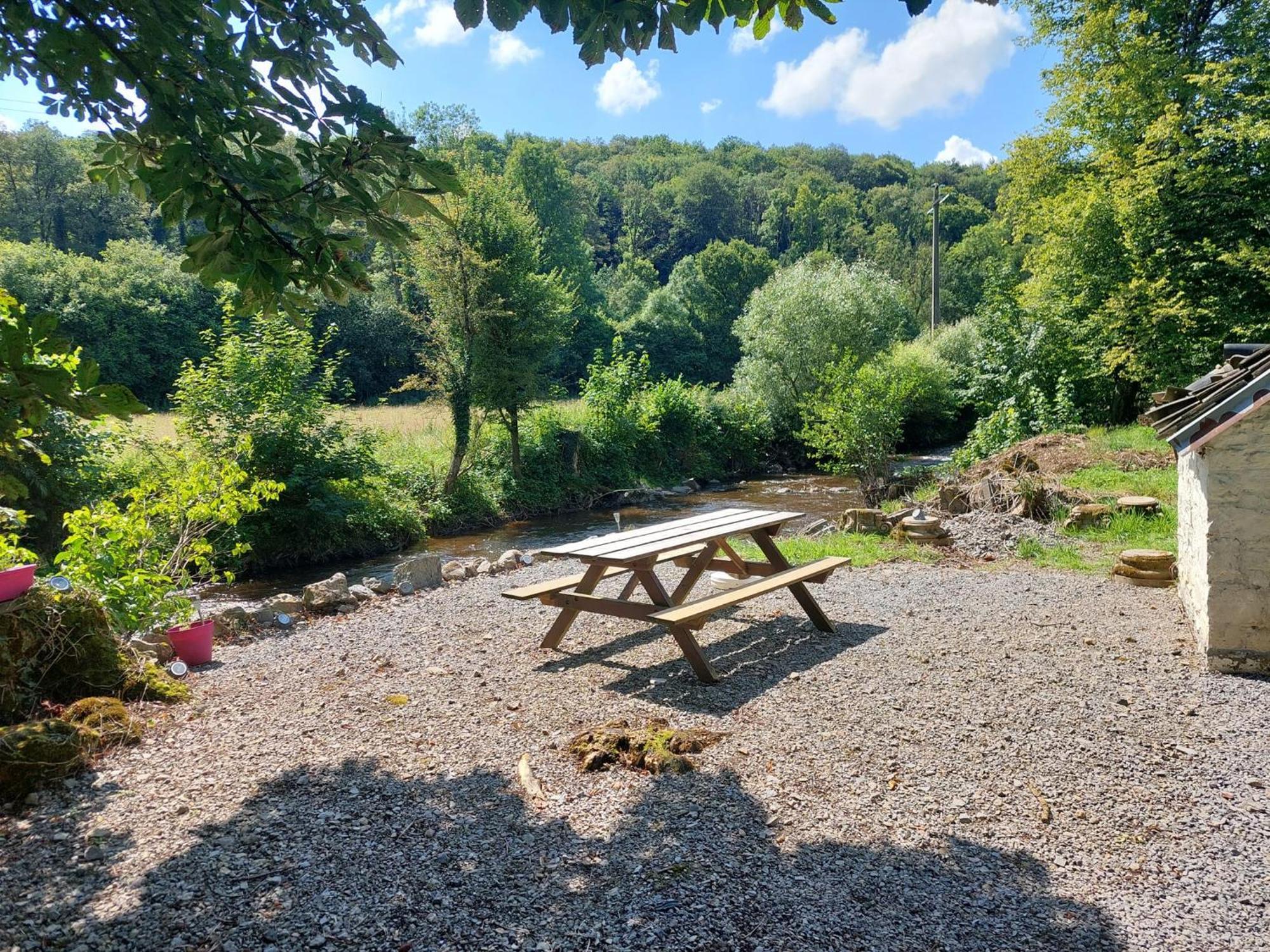 Au Doux Chardon Bed and Breakfast Durbuy Εξωτερικό φωτογραφία