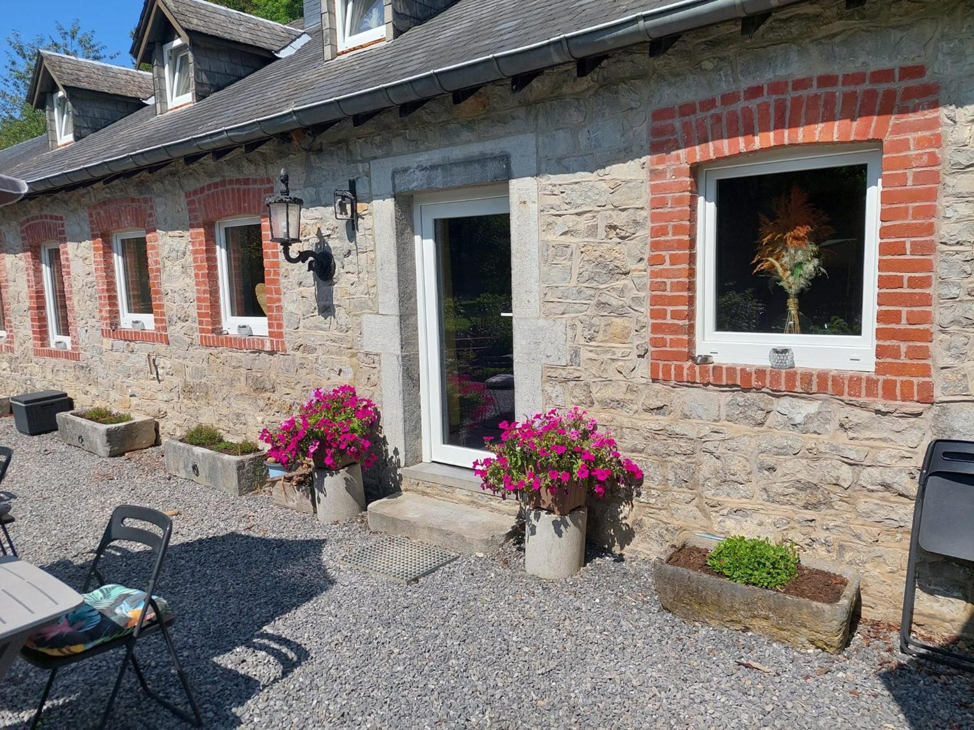 Au Doux Chardon Bed and Breakfast Durbuy Εξωτερικό φωτογραφία